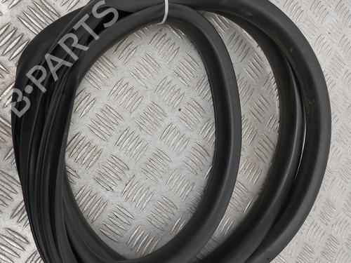 Used Rubber door seal DACIA SANDERO III 1.0 TCe 90 (91 hp) 29480052