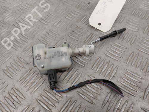 Used Fuel door actuator Fuel door actuator VW TOURAN (1T1, 1T2) 2.0 TDI 16V (140 hp) 23748108 23748108