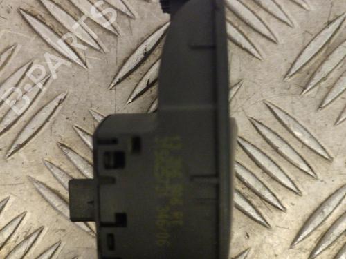 Used Right front window switch Right front window switch OPEL CORSA D (S07) 1.3 CDTI (L08, L68) (90 hp) 23734084 23734084