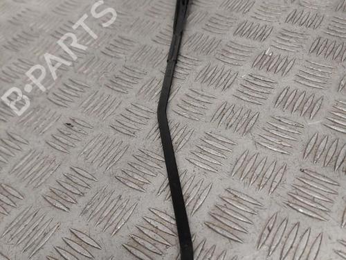 Used Front windshield wiper arm Front windshield wiper arm HONDA JAZZ II (GD_, GE3, GE2) 1.3 iDSi (GD1) (83 hp) 23738335 23738335