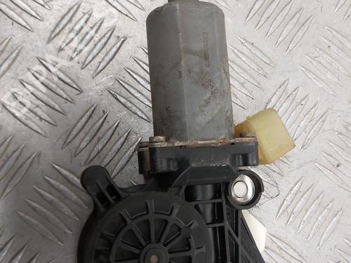 Used Right front window motor Right front window motor MERCEDES-BENZ C-CLASS T-Model (S202) C 200 T Kompressor (202.082) (192 hp) 23660008 23660008