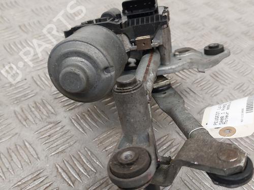 Used Front wiper motor Front wiper motor PEUGEOT 5008 (0U_, 0E_) 1.6 HDi (110 hp) 29423651 29423651