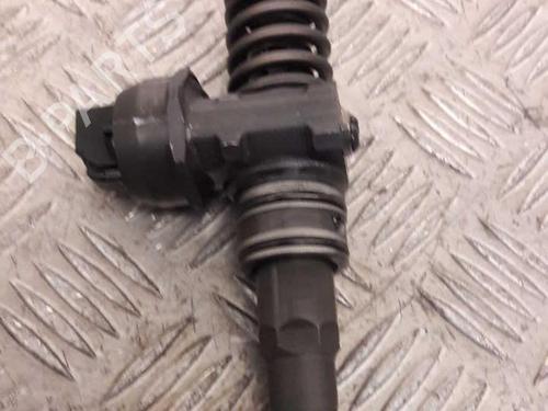 Used Injector AUDI A3 (8P1) 1.9 TDI (105 hp) 24852379