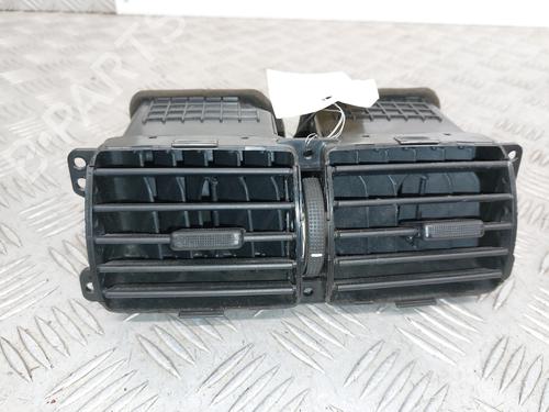 Used Air vent HYUNDAI TUCSON (JM) 2.0 CRDi All-wheel Drive (113 hp) 31625087