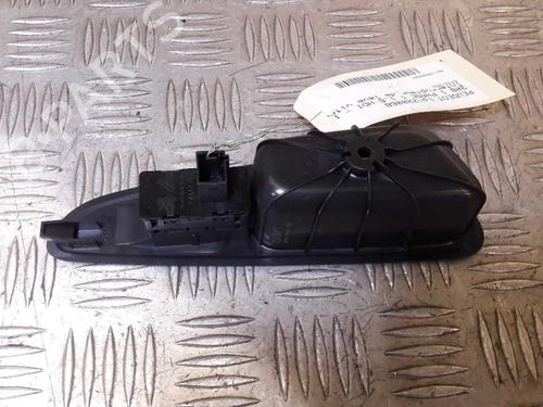 Used Right rear window switch PEUGEOT 308 I (4A_, 4C_) 1.6 HDi (109 hp) 23724635