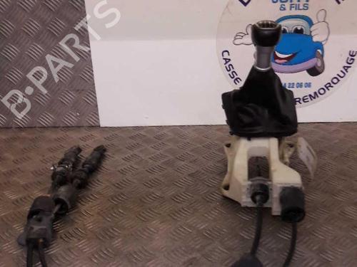 Used Gear lever HYUNDAI i40 I CW (VF) 1.7 CRDi (136 hp) 23657977