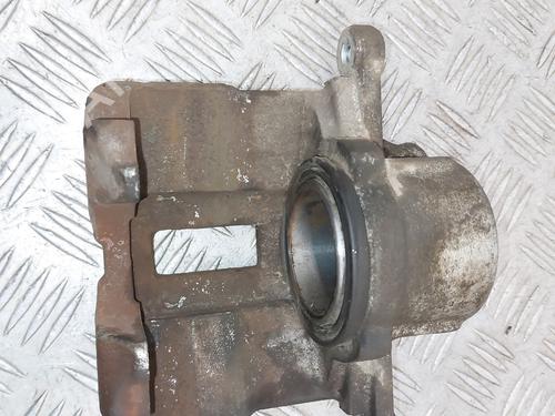 Etrier avant droit CHRYSLER PT CRUISER (PT_) 2.2 CRD (121 hp) 32135234