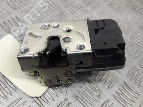 Vergrendeling links voor PEUGEOT 206+ (2L_, 2M_) 1.4 HDi eco 70 (68 hp) 23736993