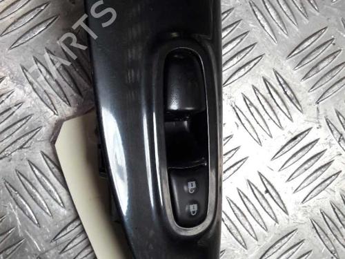 Used Right front window switch NISSAN JUKE (F15) 1.2 DIG-T (115 hp) 23716485