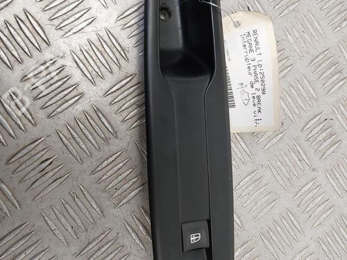 Used Right front window switch RENAULT MEGANE III Grandtour (KZ0/1) 1.5 dCi (KZ09, KZ0D, KZ1G, KZ29, KZ14, KZ1W, KZ10, KZ1F,... (110 hp) 29334303