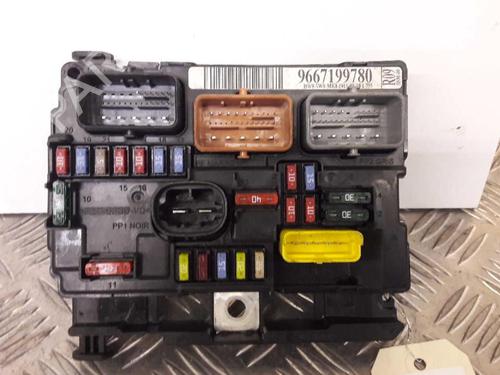 Fuse box CITROËN C3 Picasso (SH_) 1.6 HDI 90 | BP24852506E1