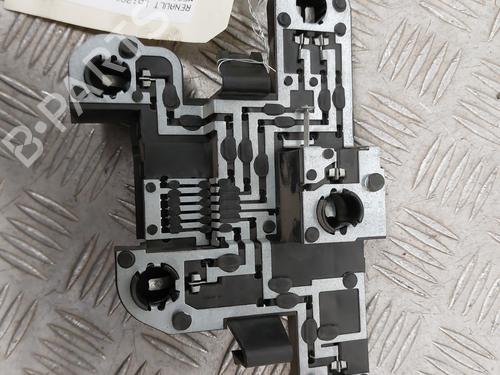 Lampenträger für RENAULT MEGANE I Classic (LA0/1_) 1.4 16V (LA0D, LA1H, lA0W, LA10) (95 hp) 33050377