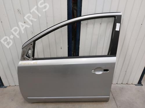 Used Left front door NISSAN NOTE (E11, NE11) 1.5 dCi (86 hp) 30458129