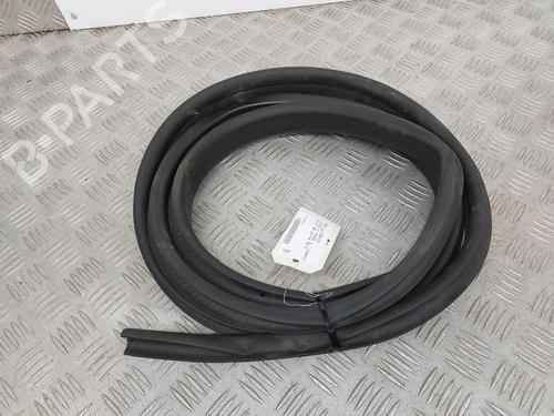 Used Rubber door seal FORD FIESTA VI (CB1, CCN) 1.0 EcoBoost (100 hp) 25052013