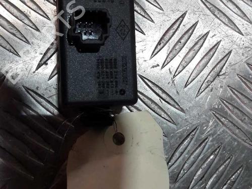 Used Warning switch Warning switch RENAULT MODUS / GRAND MODUS (F/JP0_) 1.5 dCi (FP0D, JP0D) (82 hp) 23655970 23655970