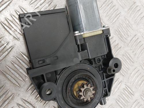 Used Right front window motor RENAULT MEGANE III Hatchback (BZ0/1_, B3_) 1.9 dCi (BZ0N, BZ0J) (131 hp) 29698871