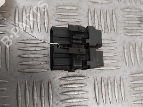 Left front window switch RENAULT CLIO II (BB_, CB_) 1.2 (BB0A, BB0F, BB10, BB1K, BB28, BB2D, BB2H, CB0A,... | BP28138753I27 