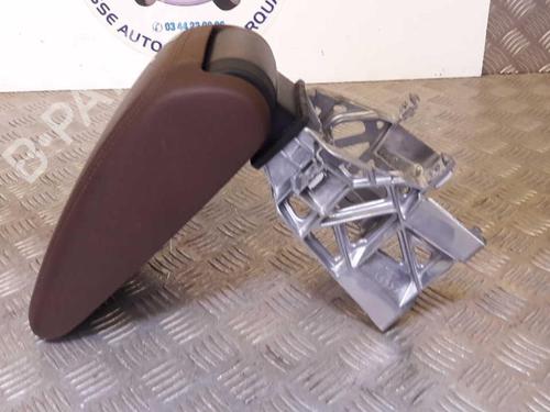 Used Armrest / Center console Armrest / Center console AUDI A3 Sportback (8VA, 8VF) 2.0 TDI (150 hp) 23726409 23726409