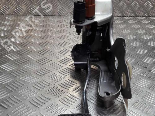 Used Break pedal NISSAN JUKE (F15) 1.2 DIG-T (115 hp) 23716848