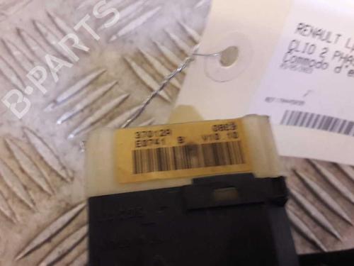 Used Steering column stalk RENAULT CLIO II (BB_, CB_) 1.4 (B/CB0C, B/CB0S) (75 hp) 24468767