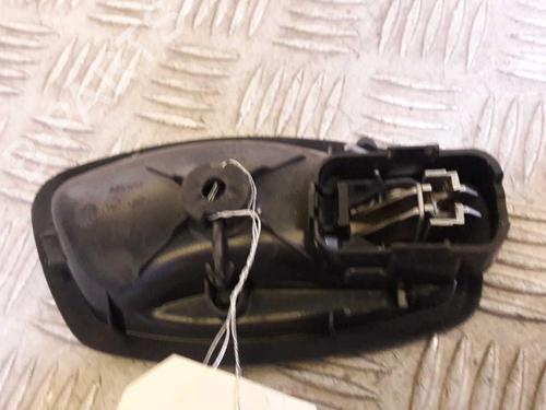 front-left-interior-door-handle-renault-megane-iii-hatchback-bz01_-b3_-2008-23733961 main image