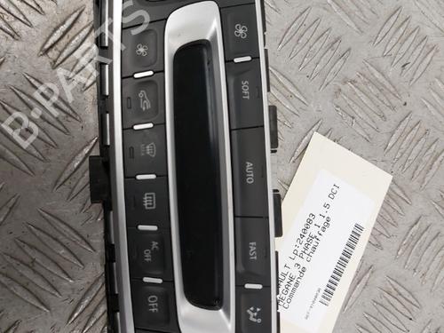 Used Climate control RENAULT MEGANE III Hatchback (BZ0/1_, B3_) 1.5 dCi (106 hp) 23746102