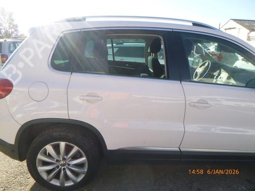 Used Right rear door VW TIGUAN (5N_) 2.0 TDI (110 hp) 31363342