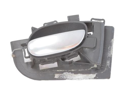 Højre fortil invendig håndtag PEUGEOT 206 CC (2D) 1.6 16V (2DNFUF, 2DNFUR) (109 hp) 26168167