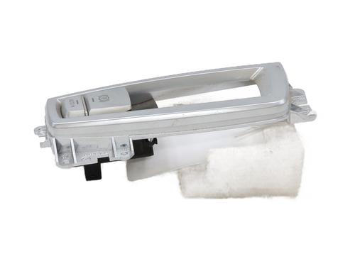 switch-bmw-x4-f26-2013-2014-2015-2016-2017-2018-30813983 main image