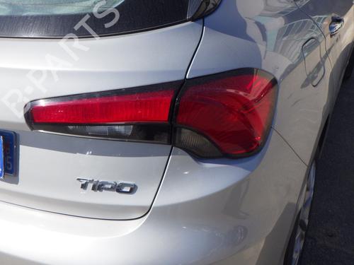 Used Right taillight FIAT TIPO Hatchback (356_, 357_) 1.6 D (356HXG1B, 356HXG11) (120 hp) 29563302