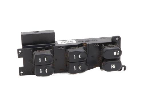 Used Left front window switch Left front window switch HYUNDAI i30 (FD) 1.6 CRDi (116 hp) 35968548 35968548