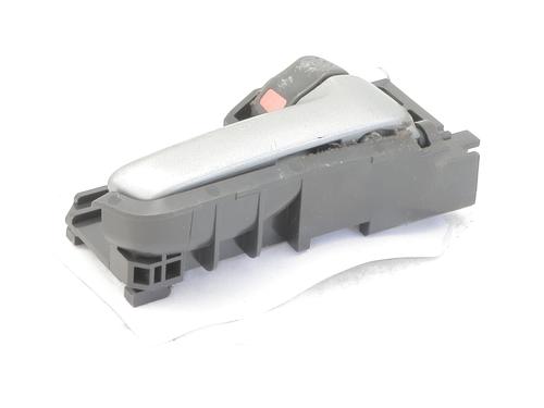 Used Front right interior door handle Front right interior door handle OPEL AGILA B (H08) 1.0 (F68) (65 hp) 26890974 26890974