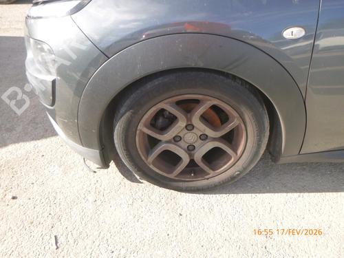 Używane Listwa nadkola przedniego lewego CITROËN C4 CACTUS 1.2 THP 110 (110 hp) 32373829