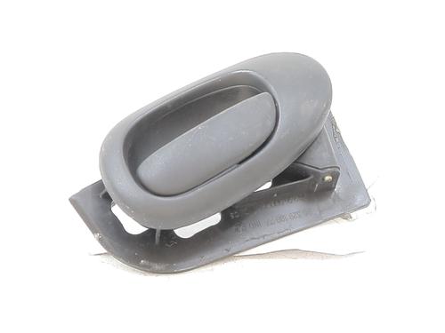 Høyre foran invendig håndtak PEUGEOT 206 Hatchback (2A/C) 1.4 i (75 hp) 29161624
