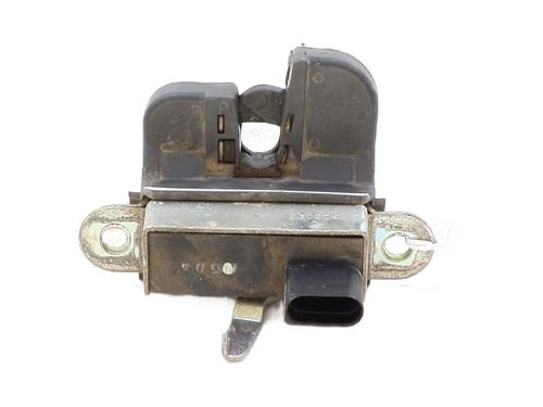 Used Tailgate lock VW GOLF V (1K1) 1.6 (102 hp) 30302097