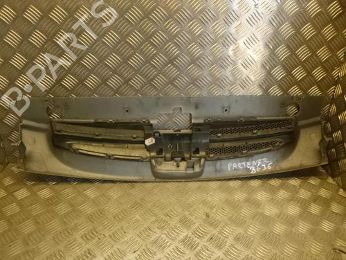 Used Grille Grille PEUGEOT PARTNER MPV (5_, G_) 1.6 HDi 90 (90 hp) 24240770 24240770