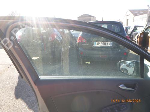 Dørrute ventre foran RENAULT CLIO V (B7_) 1.5 Blue dCi 100 (B7AD) (101 hp) 31311069