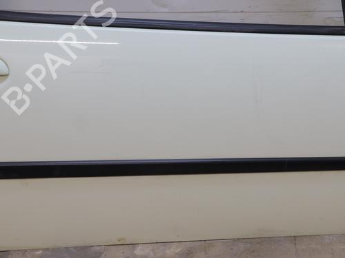 Used Right front door Right front door 32119994 32119994