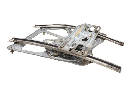 Rear left window mechanism BMW 3 Convertible (E30) 320 i | BP31856866C24