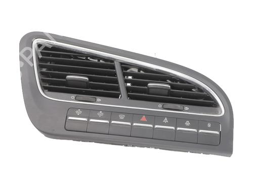 Used Air vent PEUGEOT 5008 (0U_, 0E_) 2.0 HDi 150 / BlueHDi 150 (150 hp) 26576217