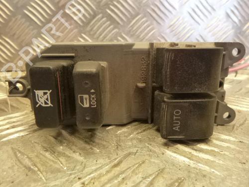 Used Left front window switch TOYOTA YARIS (_P9_) 1.4 D-4D (NLP90_, NLP90R) (90 hp) 24241934