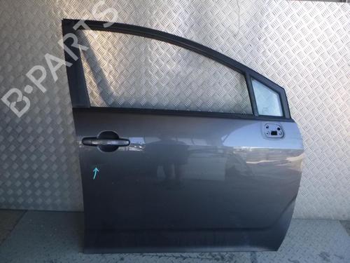 Used Right front door TOYOTA COROLLA Verso (ZER_, ZZE12_, R1_) 2.2 D-4D (AUR10_, AUR10R) (136 hp) 24240511