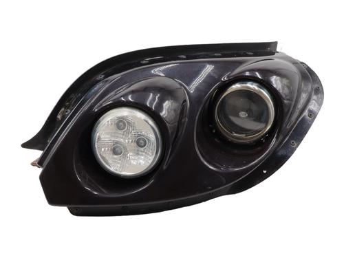 left-headlight-bluecar-bluesummer-convertible-2015-30577423 main image