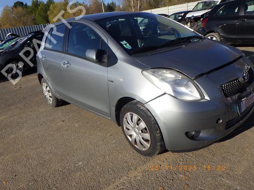 Brugte TOYOTA YARIS (_P9_) 1.4 D-4D (NLP90_, NLP90R) (90 hp) 4400326