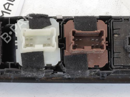 Left front window switch DACIA SANDERO III 1.0 TCe 100 ECO-G | BP25220479I27 