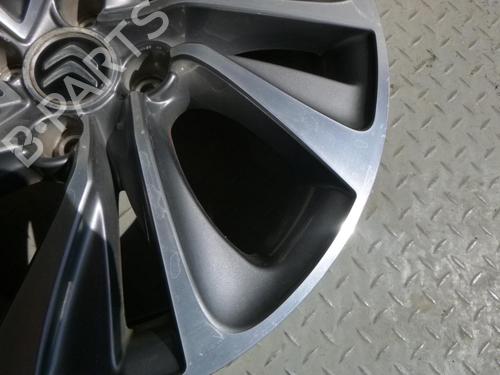 Used Rim Rim 24241984 24241984