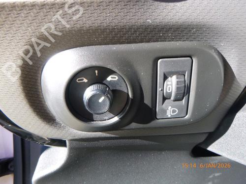 Retrovisor esquerdo CITROËN C4 CACTUS 1.6 HDi 90 | BP31363347C26