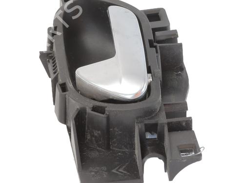 Used Front left interior door handle PEUGEOT 208 I (CA_, CC_) 1.2 VTI 82 (82 hp) 26171410