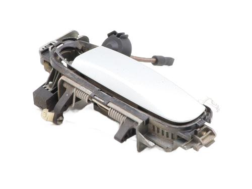 front-left-exterior-door-handle-audi-a4-b6-8e2-2000-2001-2002-2003-2004-2005-30516561 main image