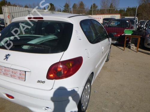 Right taillight PEUGEOT 206 Hatchback (2A/C) 1.4 i | BP24243033C35 
